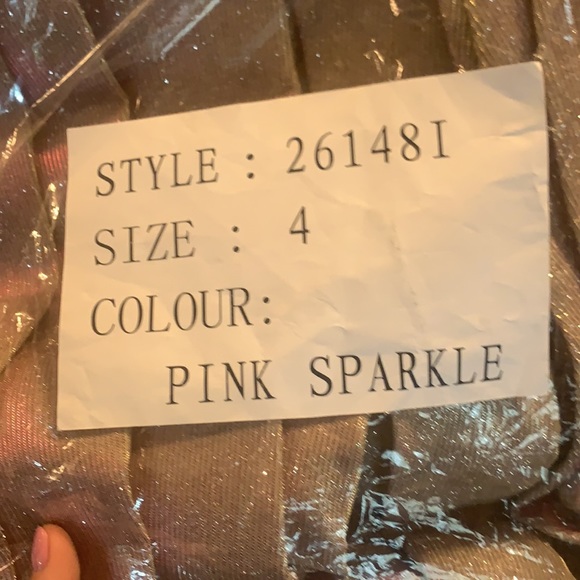 Metallic Plunge Neck Pleated
IEENA FOR MAC DUGGAL - Picture 9 of 13